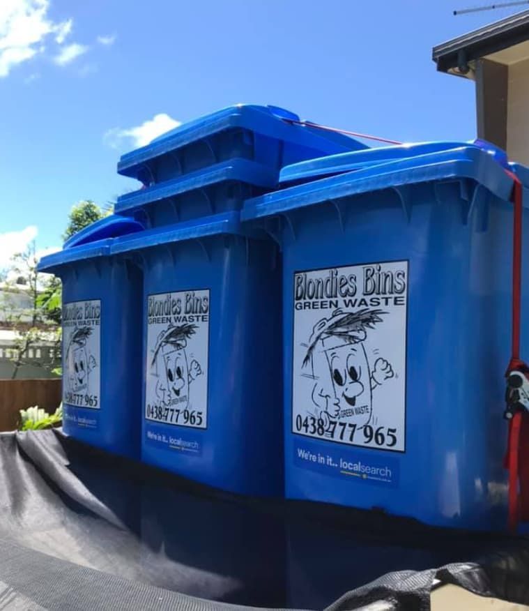 Blondies Bins garden bin on trailer